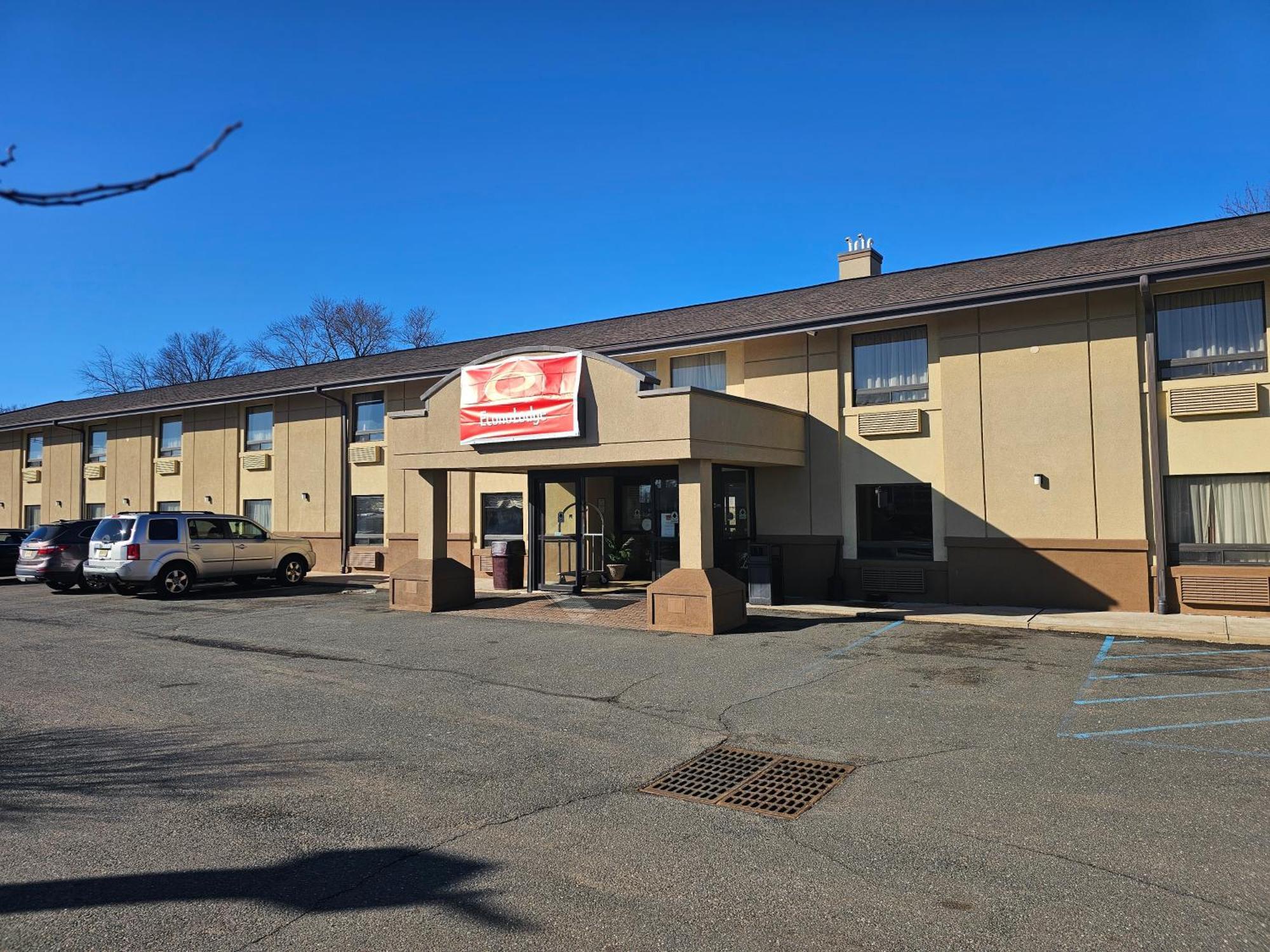 Econo Lodge Woodbridge Iselin Exterior foto